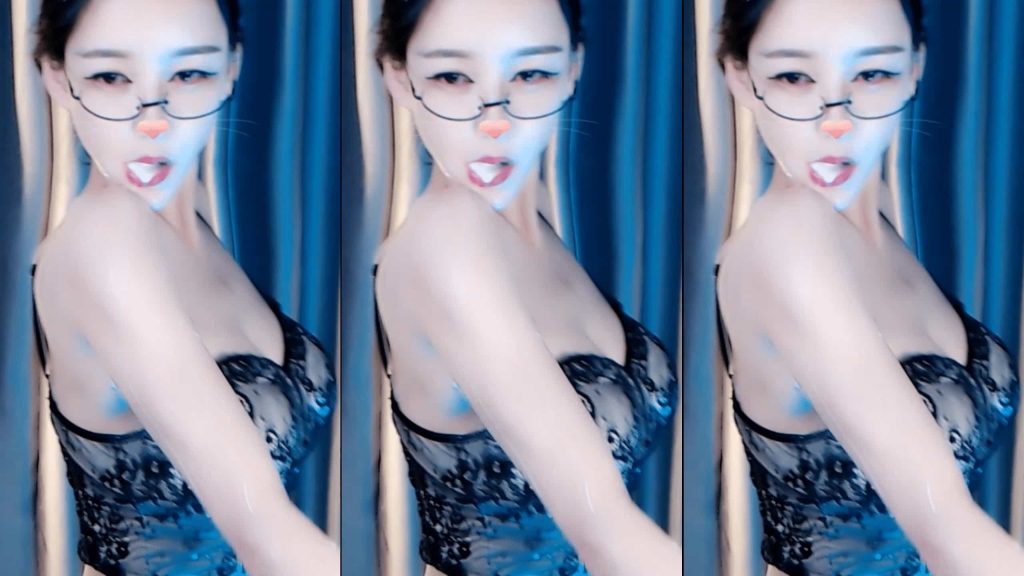 图片[3]深夜宿舍-仓鼠控的第二选择【网易CC 小安扬】脱衣超窄丁字 激情口* 高颜值九头身！【2V】【1.48G】深夜宿舍-仓鼠控的第二选择