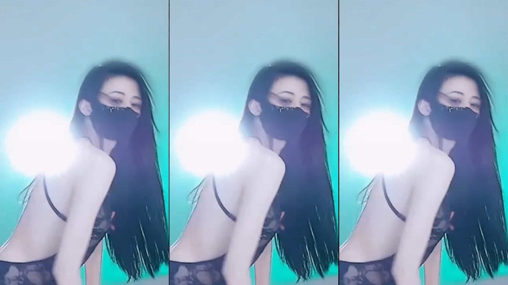 图片[1]深夜宿舍-仓鼠控的第二选择【网易CC 白妖妖】透视裸背丁字顶臀 露内性感区域！【1V】【0.99G】深夜宿舍-仓鼠控的第二选择