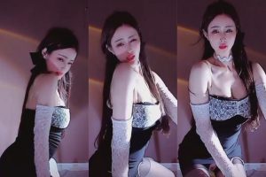 【网易CC 暴躁的曼妮】热舞～跪地慢摇、观音坐莲、眼神诱惑、有点金莲的味道了【1V】深夜宿舍-仓鼠控的第二选择