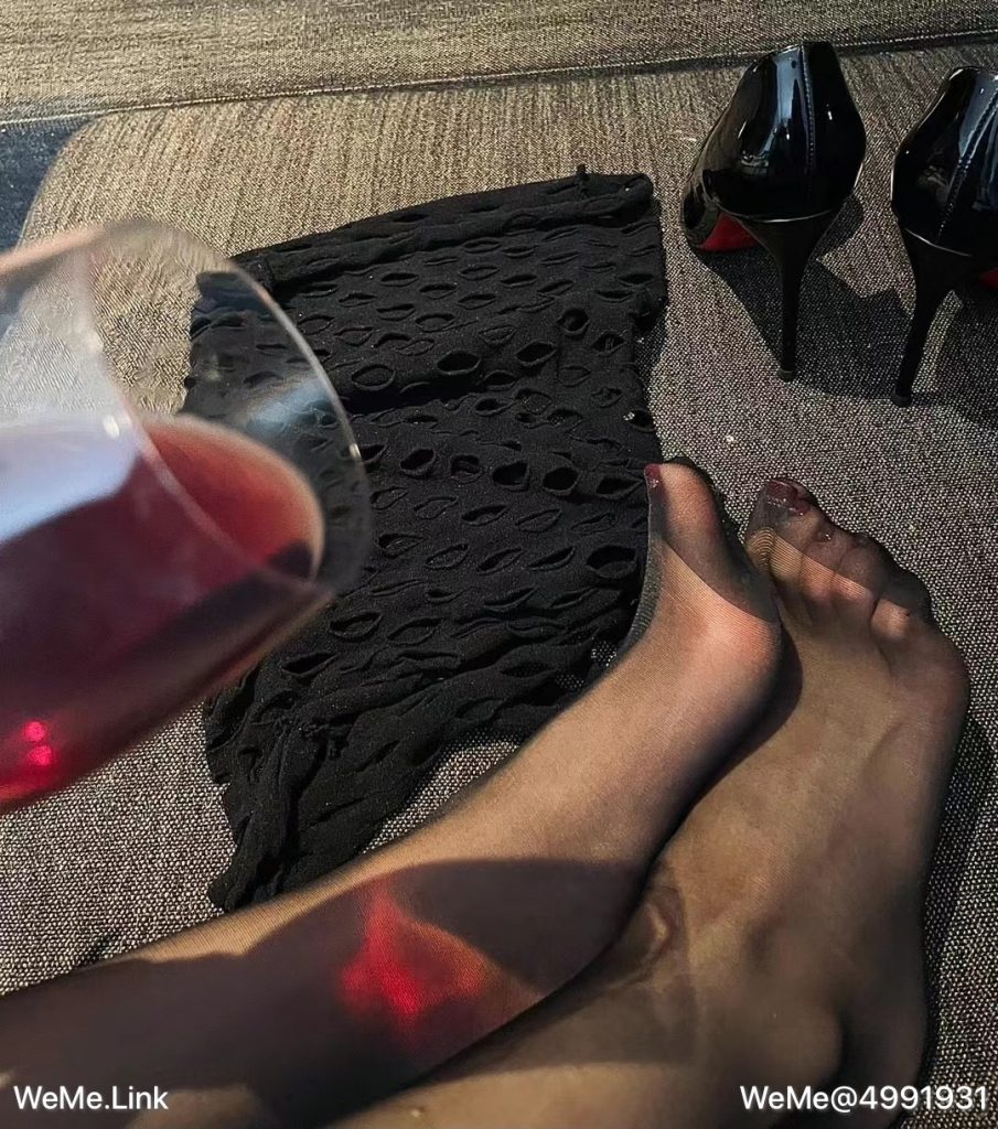 图片[3]深夜宿舍|一个懂你的资源网站|微密圈资源最全在线下载官网论坛No.219-微密圈小南希合集【更新至13期】深夜宿舍|一个懂你的资源网站|微密圈资源最全在线下载官网论坛深夜宿舍|一个懂你的资源网站|