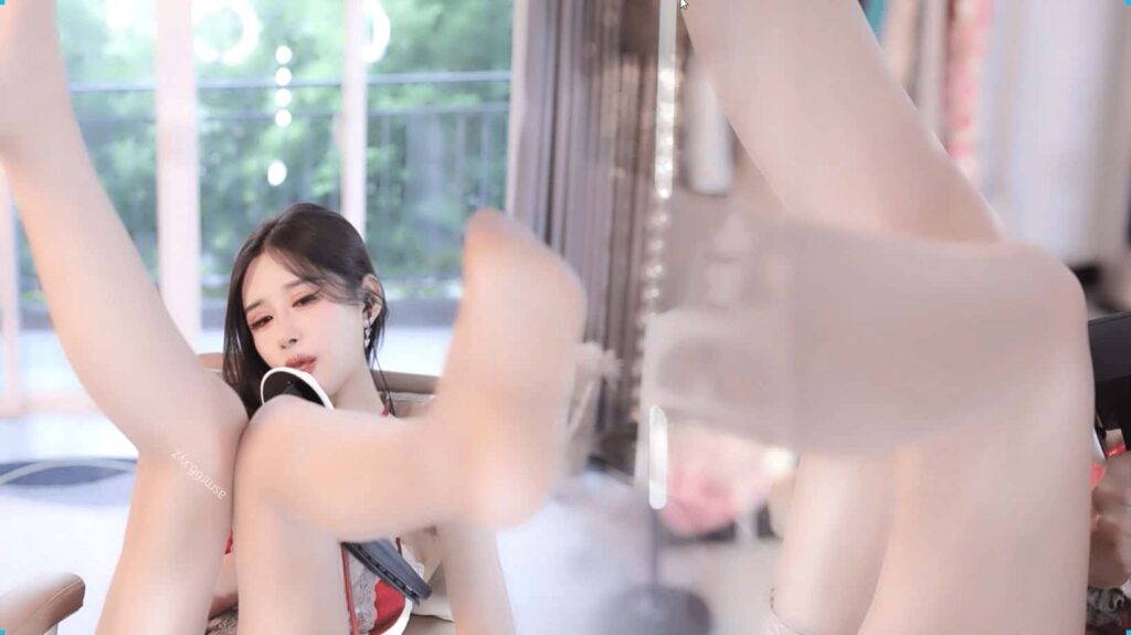 图片[1]深夜宿舍-仓鼠控的第二选择【cc 小恩雅】妈妈儿子清晨情调 ASMR定制剧情【1V】【1.08G】深夜宿舍-仓鼠控的第二选择