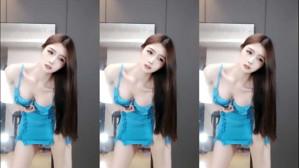 图片[1]深夜宿舍-仓鼠控的第二选择【虎牙 晴小兔】尺度巅峰时期 镜中摇 晃奶子【3V】【350M】深夜宿舍-仓鼠控的第二选择