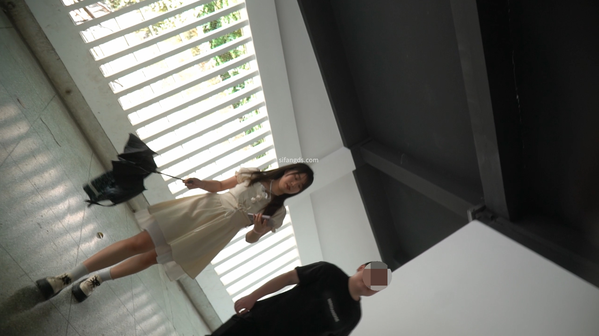 【无在线播放】（空城原创）连衣裙美女陪猥琐男友逛公园，无痕N紧裹肉臀【1V】【526M】深夜宿舍-仓鼠控的第二选择