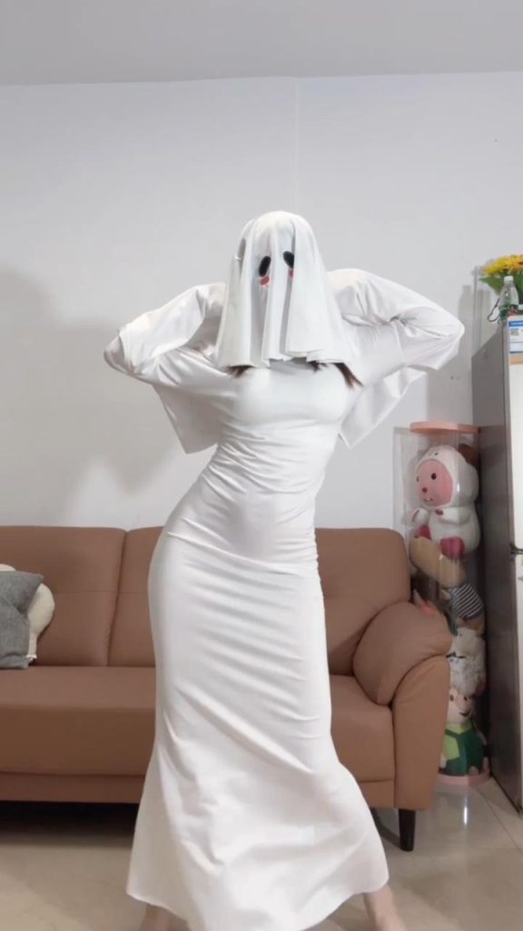 图片[2]深夜宿舍-仓鼠控的第二选择【抖音 甜子兔哟】可甜可御，幽灵舞后背臀摇，最新私拍【5V】【73.2M】深夜宿舍-仓鼠控的第二选择