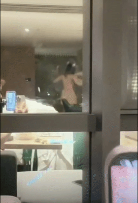 图片[9]深夜宿舍-仓鼠控的第二选择【抖音 吴柳芳】12月热搜第一❤️体操冠军@⚡退役后做擦边女主播 早期直播走光流出【8V10P】【104M】深夜宿舍-仓鼠控的第二选择