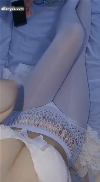 图片[5]深夜宿舍-仓鼠控的第二选择【无在线播放】快手10W粉主播 L丽 私拍福利 内衣骚舞 大吃掰穴嫩妹香香的【8V】【81.9M】深夜宿舍-仓鼠控的第二选择