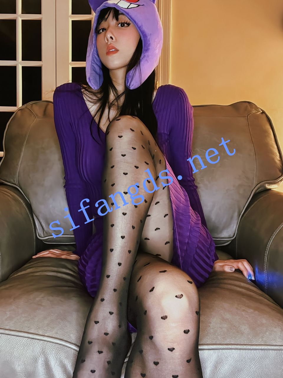 图片[1]深夜宿舍-仓鼠控的第二选择【无在线播放】抖音 最讨厌妞约下雨 25万粉 美腿 撸管 足交 乳交 夹射精【8V】【220M】深夜宿舍-仓鼠控的第二选择