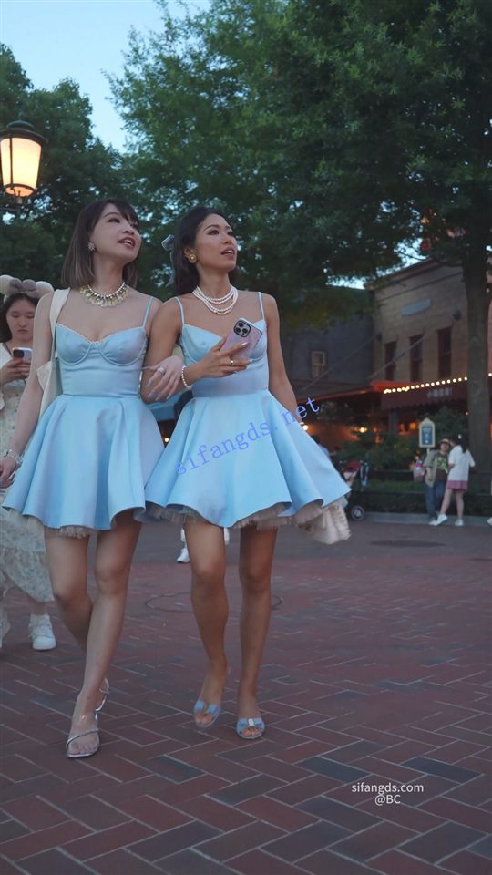 【无在线播放】(BC-SSS-090)吊带公主裙姐妹..半蹲拍照被CD..竟然都穿丁字裤【1V】【959M】深夜宿舍-仓鼠控的第二选择