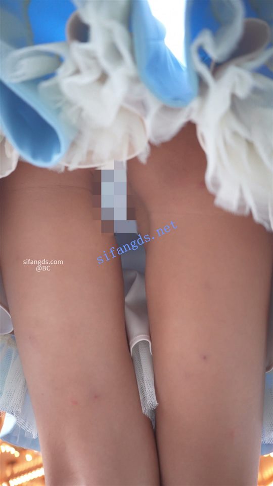 图片[9]深夜宿舍-仓鼠控的第二选择【无在线播放】(BC-SSS-090)吊带公主裙姐妹..半蹲拍照被CD..竟然都穿丁字裤【1V】【959M】深夜宿舍-仓鼠控的第二选择