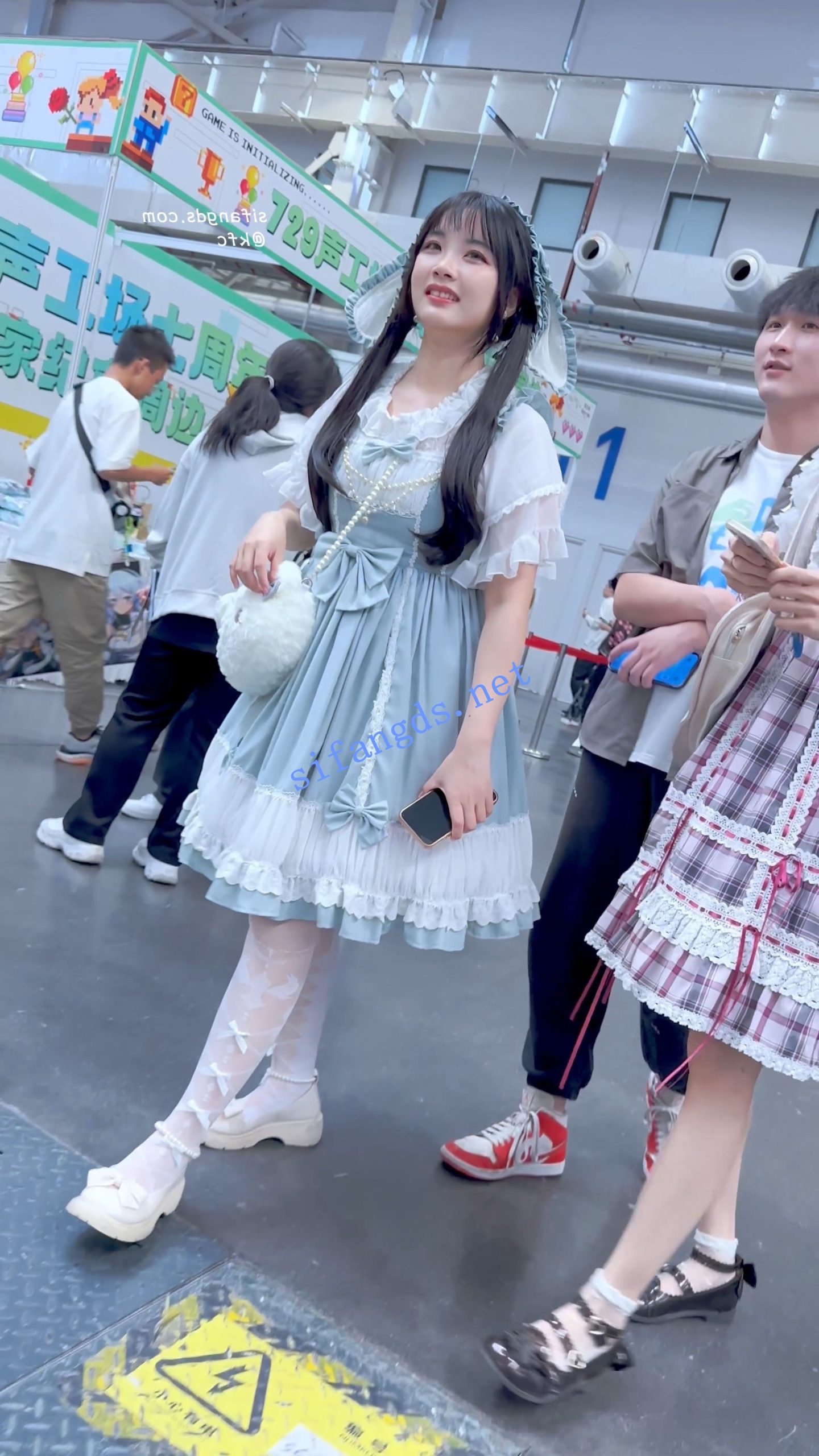 图片[18]深夜宿舍-仓鼠控的第二选择【无在线播放】【KFC】大耳狗洛丽塔学妹拍照·透明内裤各种姿势露出黑森林【1V】【1.12G】深夜宿舍-仓鼠控的第二选择