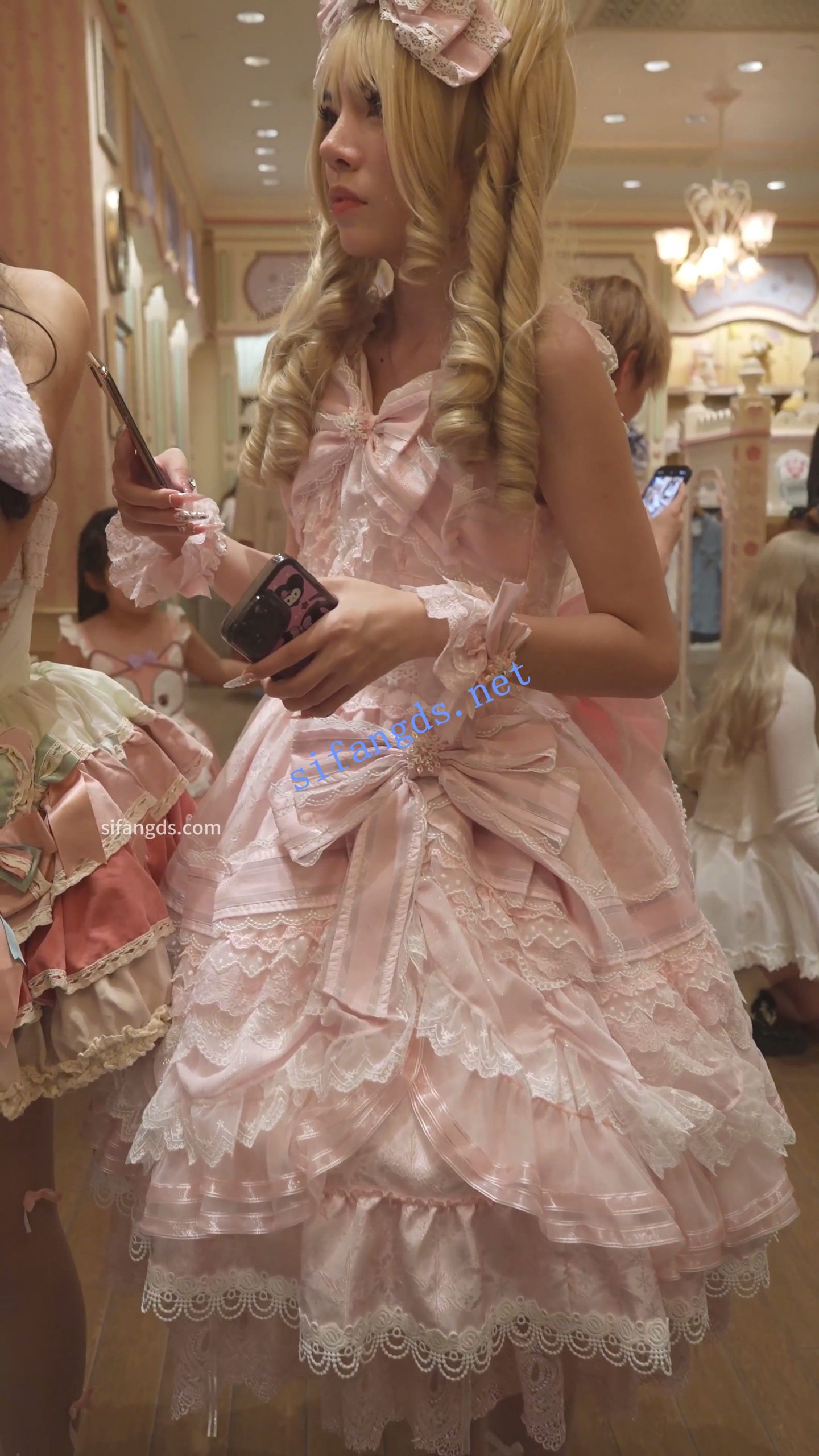 图片[5]深夜宿舍-仓鼠控的第二选择【无在线播放】(BC-AA-562)两位公主裙花纹白丝小姐姐..前后CD正面露黑色【1V】【378M】深夜宿舍-仓鼠控的第二选择