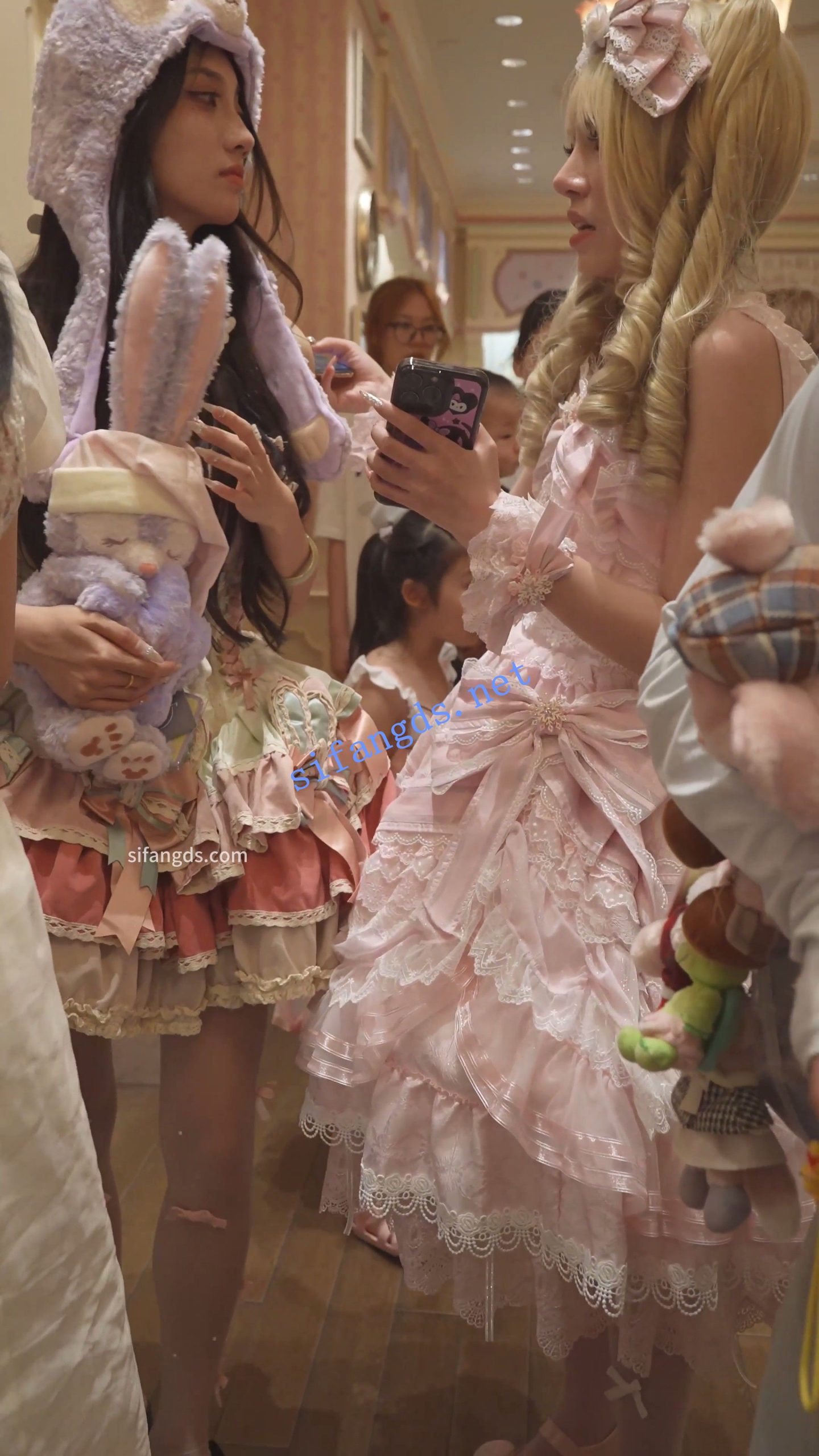 图片[2]深夜宿舍-仓鼠控的第二选择【无在线播放】(BC-AA-562)两位公主裙花纹白丝小姐姐..前后CD正面露黑色【1V】【378M】深夜宿舍-仓鼠控的第二选择