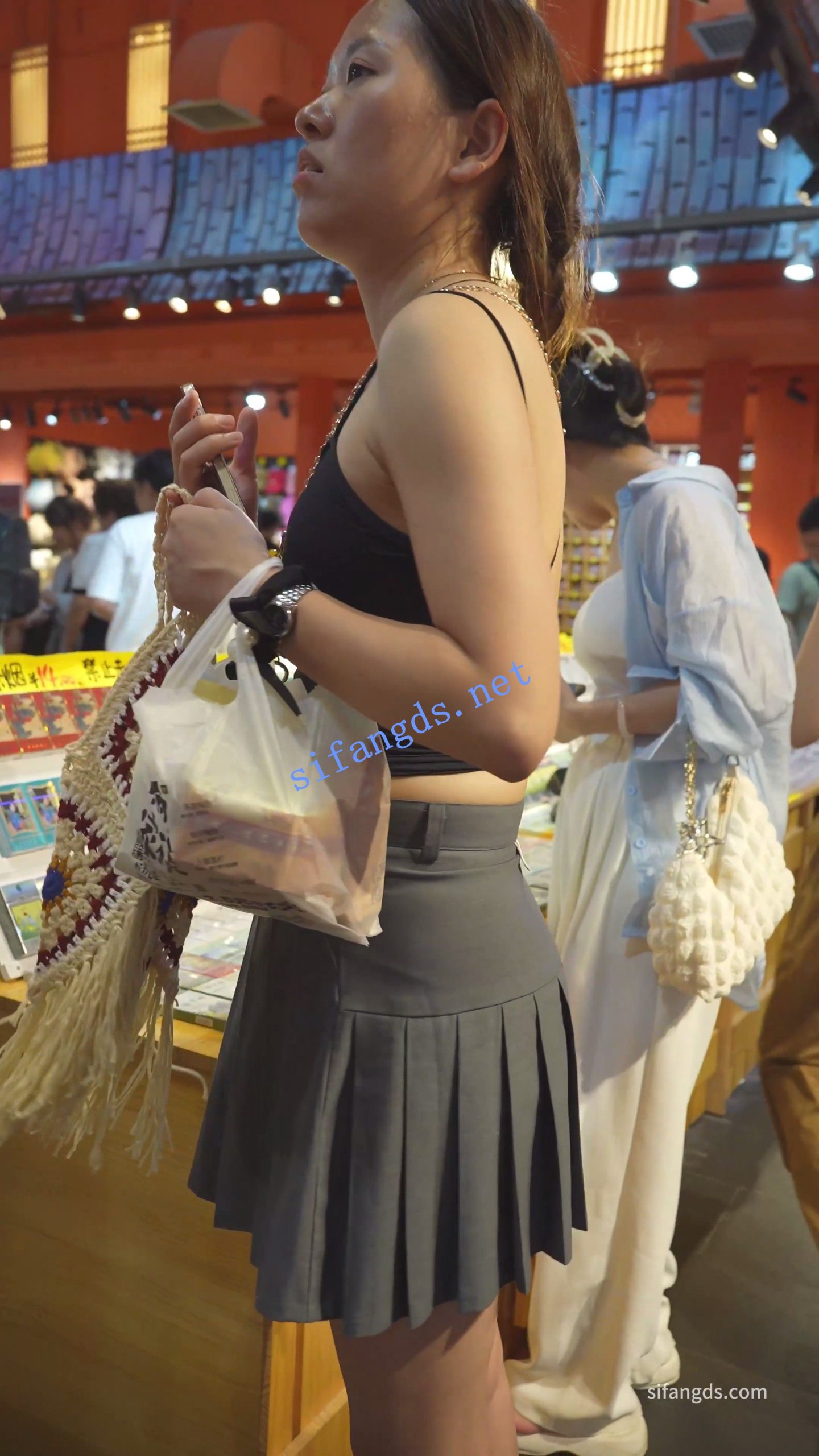 图片[3]深夜宿舍-仓鼠控的第二选择【无在线播放】(BC-AA-567)露背吊带骚货百褶裙无打底..岔开腿CD蕾丝内湿了【1V】【481M】深夜宿舍-仓鼠控的第二选择