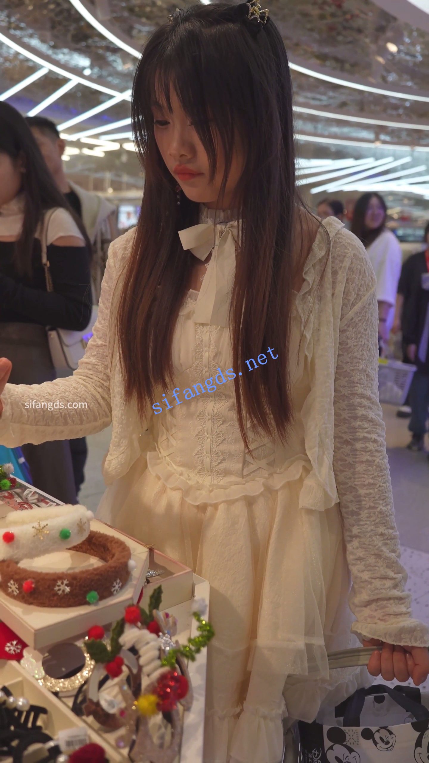 图片[4]深夜宿舍-仓鼠控的第二选择【无在线播放】(BC-AA-573)蕾丝公主裙小姐姐弯腰..无痕内贴镜头上楼梯CD【1V】【380M】深夜宿舍-仓鼠控的第二选择