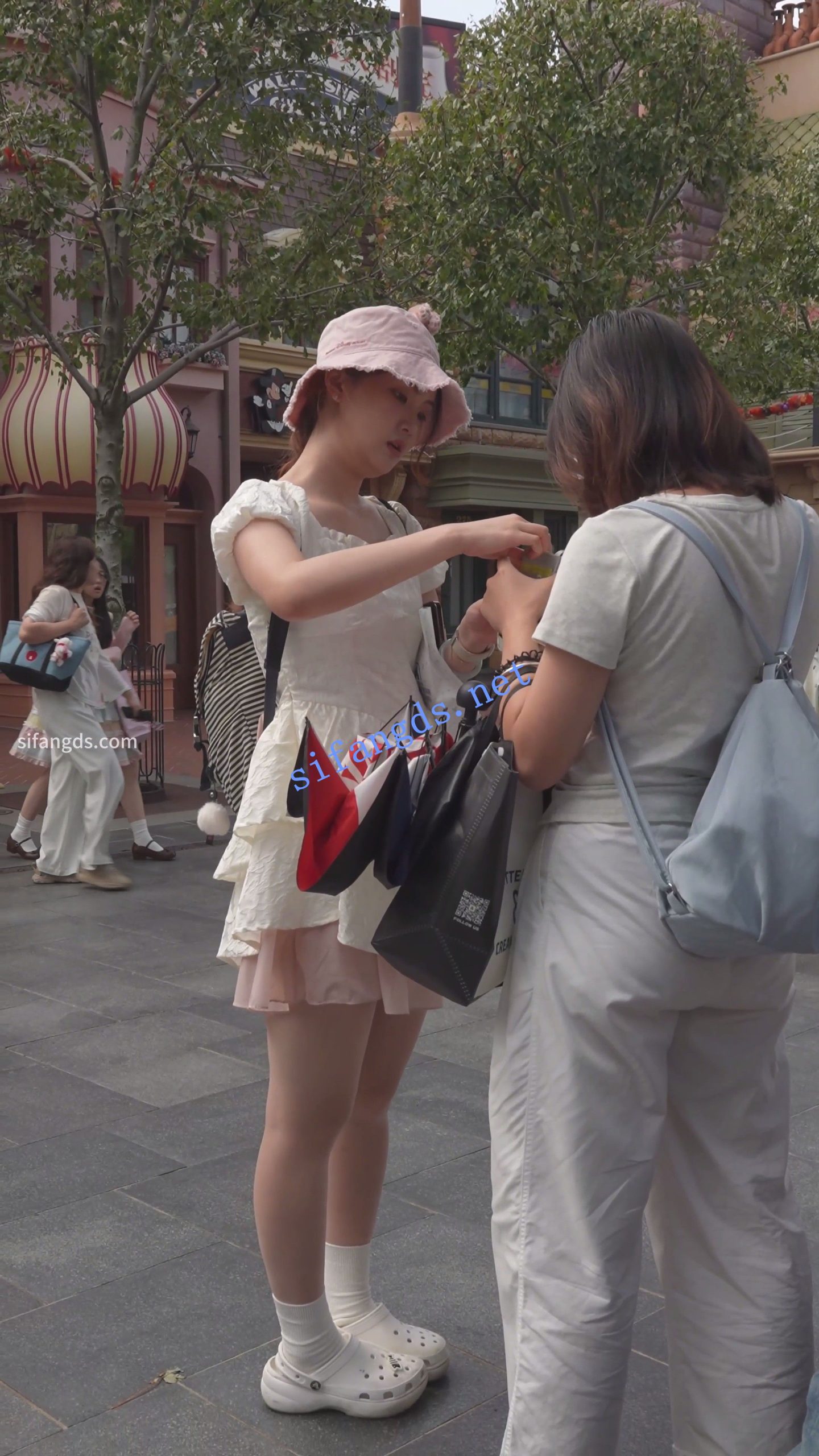 图片[5]深夜宿舍-仓鼠控的第二选择【无在线播放】(BC-AA-575)蕾丝裙小姐姐肉色丝袜破洞了..无痕内弯腰CD【1V】【598M】深夜宿舍-仓鼠控的第二选择