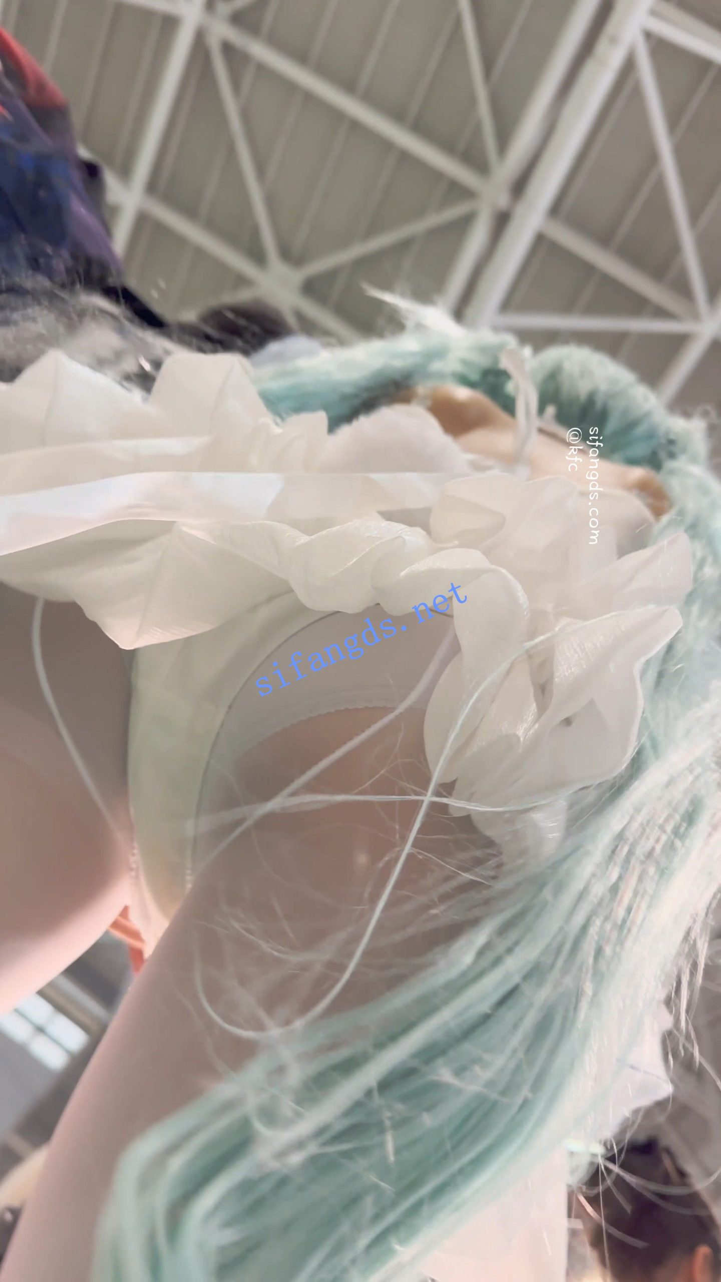 图片[4]深夜宿舍-仓鼠控的第二选择【无在线播放】【KFC】泳装COSER和男友逛街·白色内内被泳装兜住露两边【1V】【346M】深夜宿舍-仓鼠控的第二选择