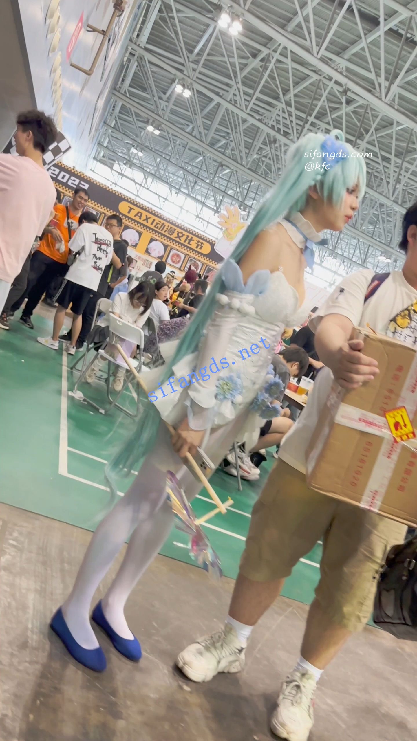 图片[9]深夜宿舍-仓鼠控的第二选择【无在线播放】【KFC】泳装COSER和男友逛街·白色内内被泳装兜住露两边【1V】【346M】深夜宿舍-仓鼠控的第二选择