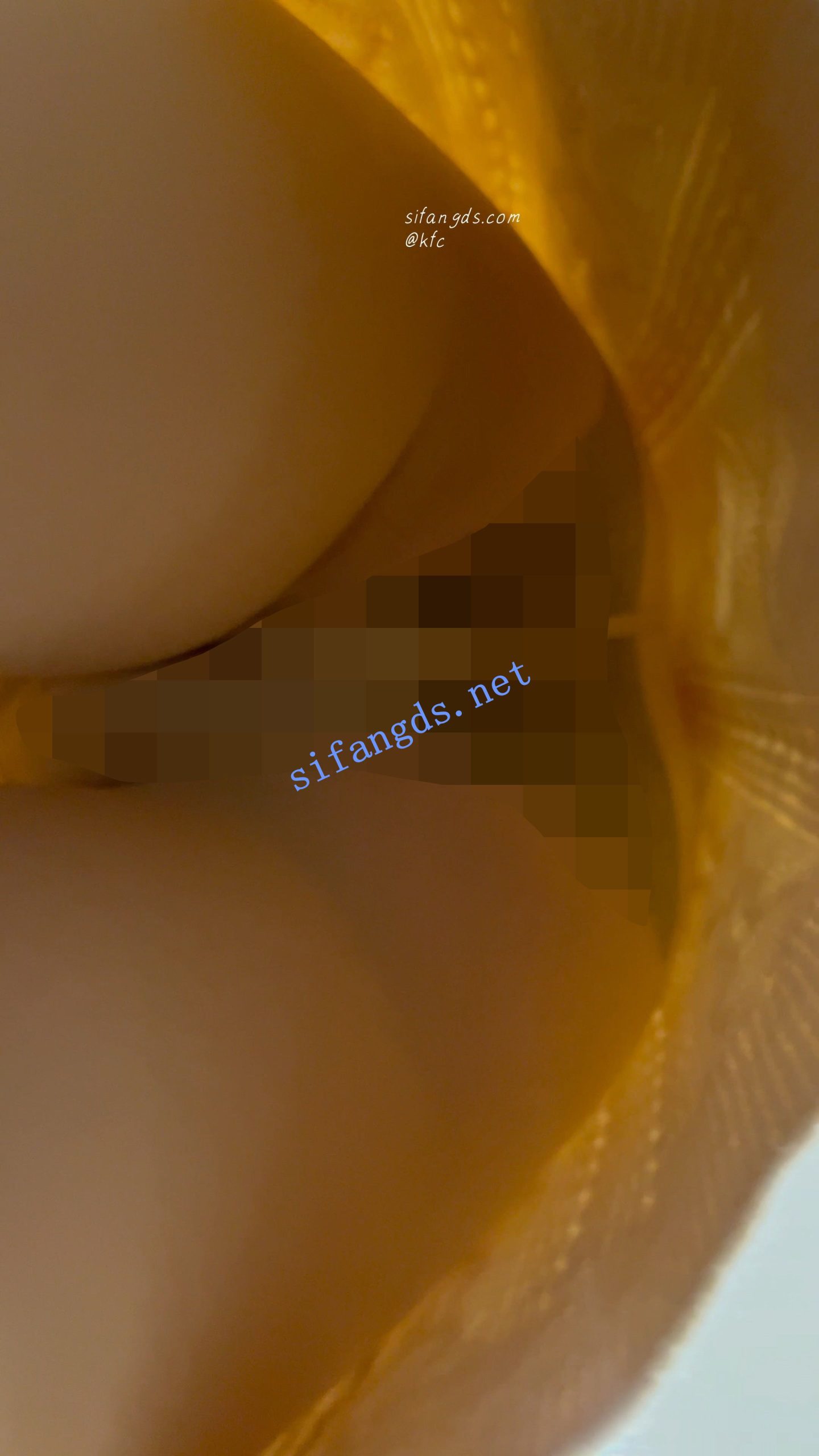 图片[4]深夜宿舍-仓鼠控的第二选择【无在线播放】【KFC】长裙靓女挂逛街买衣服·肉色丝袜骚内·低角度跨过相机【1V】【274M】深夜宿舍-仓鼠控的第二选择