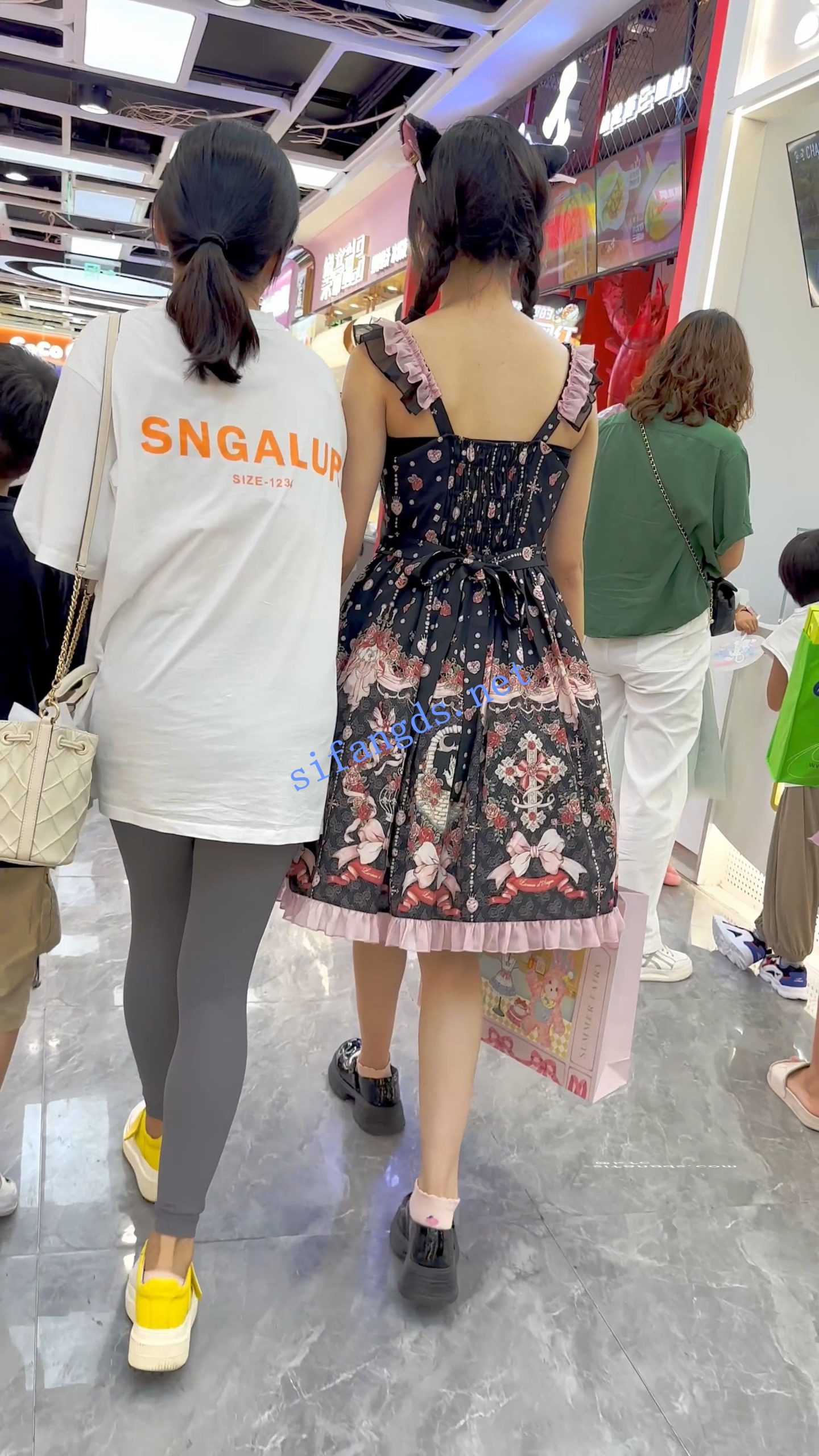 图片[11]深夜宿舍-仓鼠控的第二选择【无在线播放】【KFC】洛丽塔裙学生妹和妈妈逛街·白色窄内前后CD可爱系【1V】【768M】深夜宿舍-仓鼠控的第二选择