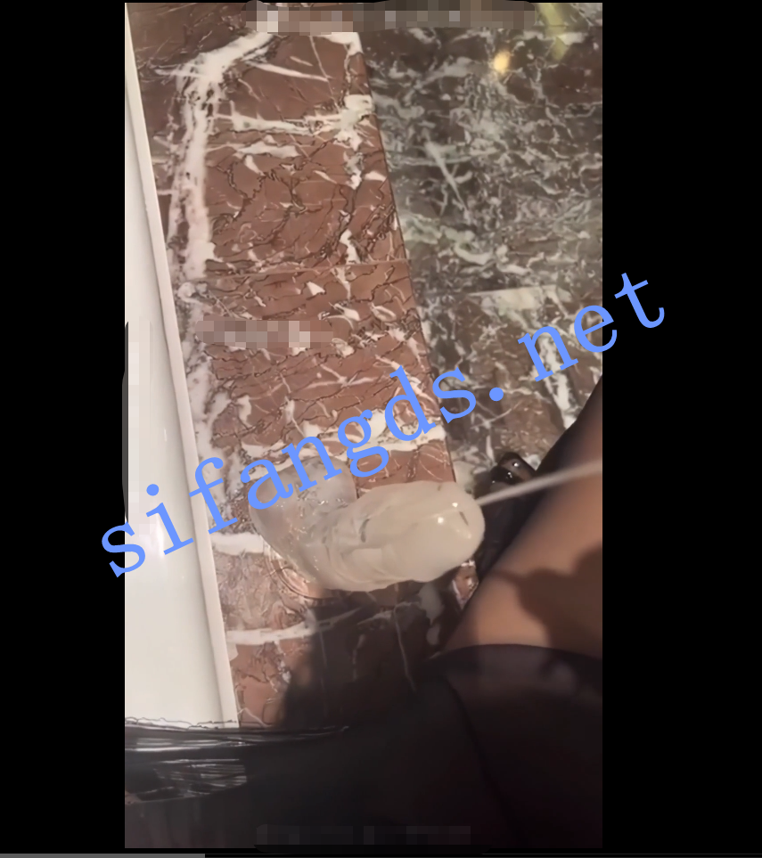 图片[33]深夜宿舍-仓鼠控的第二选择【无在线播放】【推特抖音巨乳】可乐 selianacola 最新超粗道具插逼露点原声【1V】【3.35G】深夜宿舍-仓鼠控的第二选择