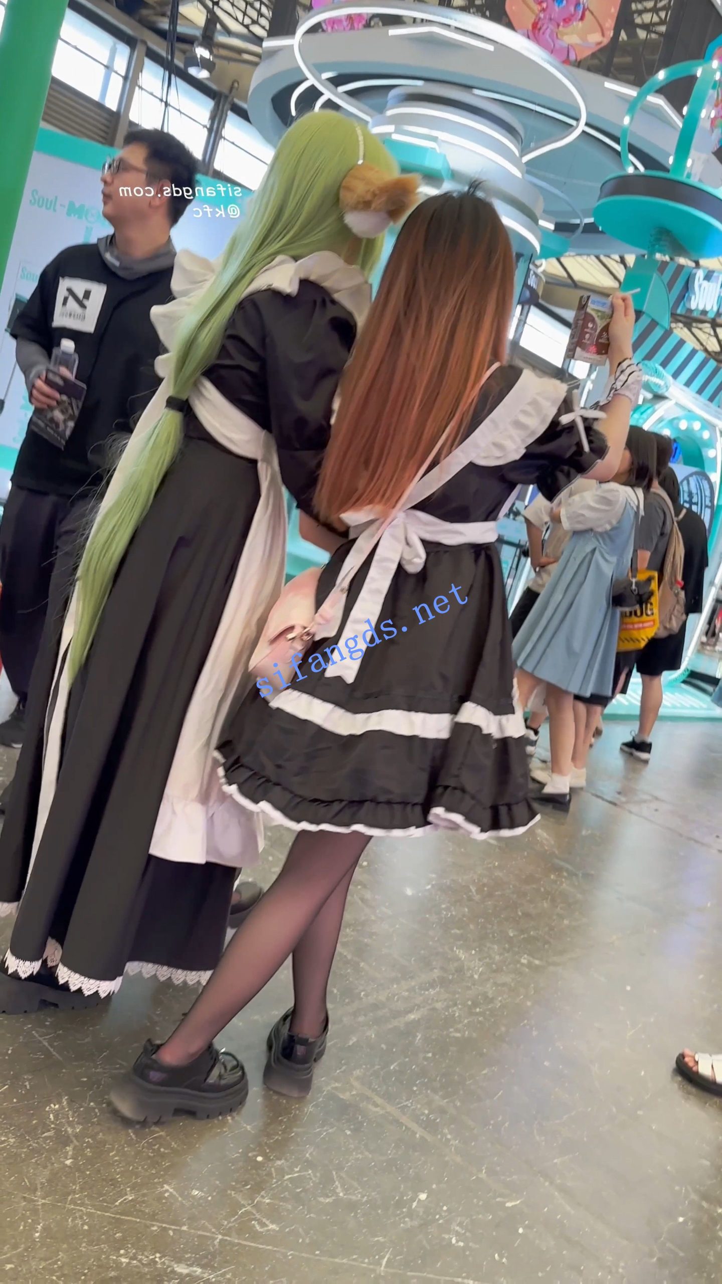 图片[7]深夜宿舍-仓鼠控的第二选择【无在线播放】【KFC】女仆裙学生妹和闺蜜逛街拍照·吊带丝袜粉色内内性感【256M】深夜宿舍-仓鼠控的第二选择