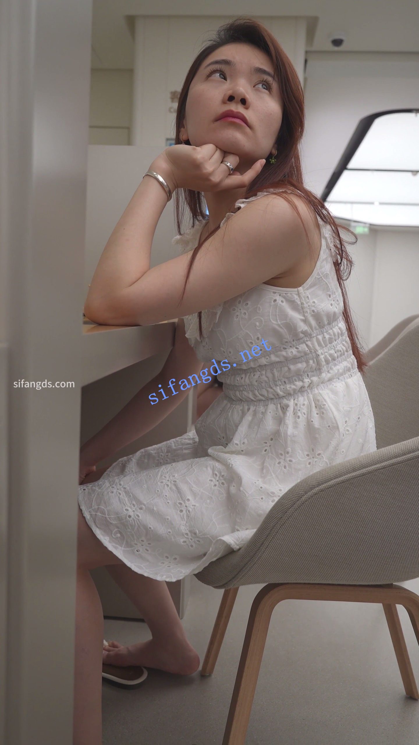 图片[8]深夜宿舍-仓鼠控的第二选择【无在线播放】(BC-AA-582)手机店抄底白裙光脚少妇..性感肉臀无痕内露黑色【1V】【663M】深夜宿舍-仓鼠控的第二选择