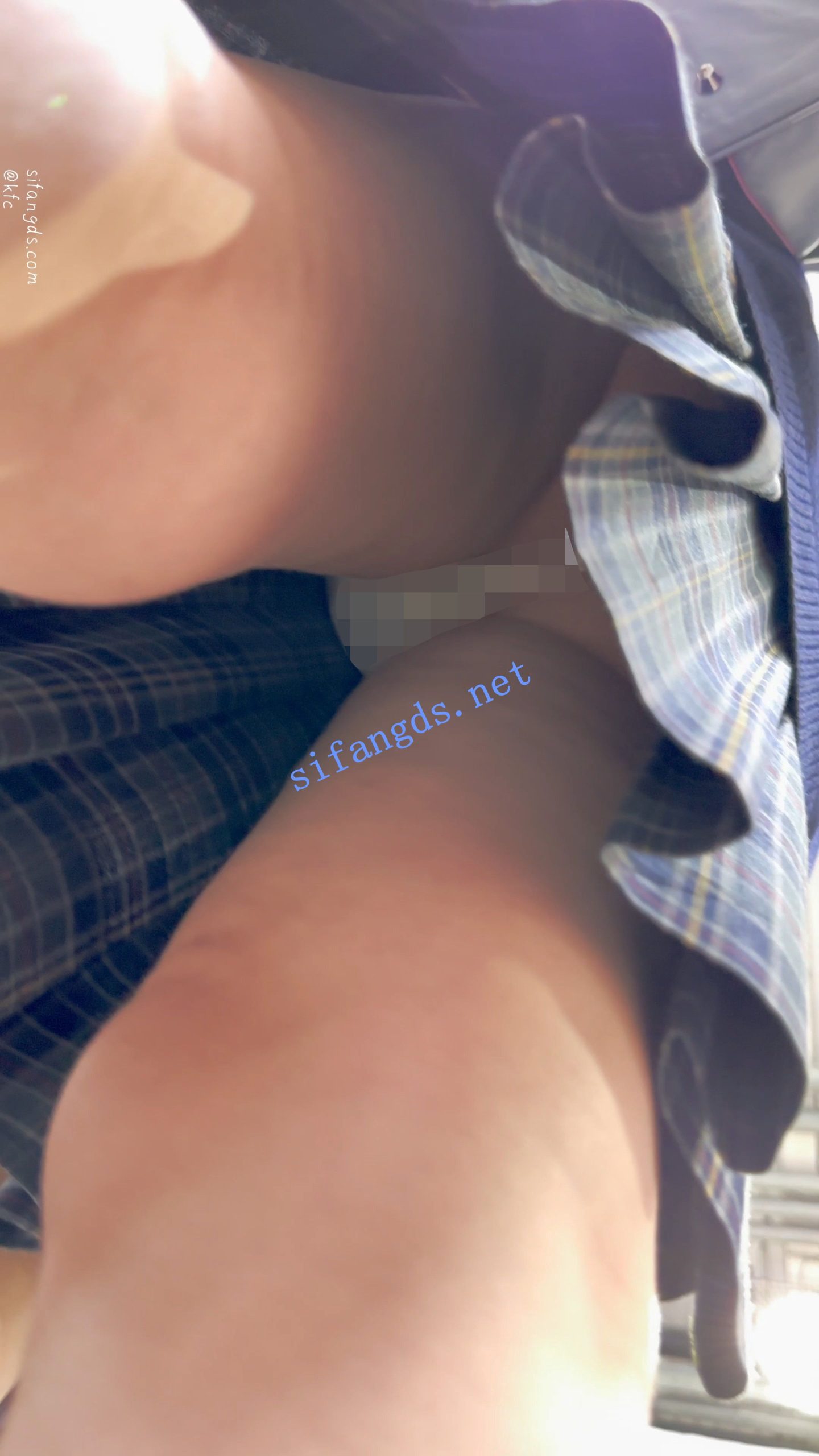 图片[8]深夜宿舍-仓鼠控的第二选择【无在线播放】【KFC】两个JK制服学生妹·肉丝袜可爱内·白色骚窄内一箭双雕【1V】【810M】深夜宿舍-仓鼠控的第二选择