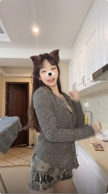 图片[4]深夜宿舍-仓鼠控的第二选择【无在线播放】抖音 小姜姜 气质精神小妹 露点 自慰 掰开B特写【1V】【143M】深夜宿舍-仓鼠控的第二选择