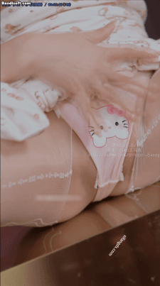 图片[8]深夜宿舍-仓鼠控的第二选择【无在线播放】【B站 Yiko湿润兔 咬一口兔娘】11月作品 公主小妹 开档丝袜【127P1V】【1.26G】深夜宿舍-仓鼠控的第二选择