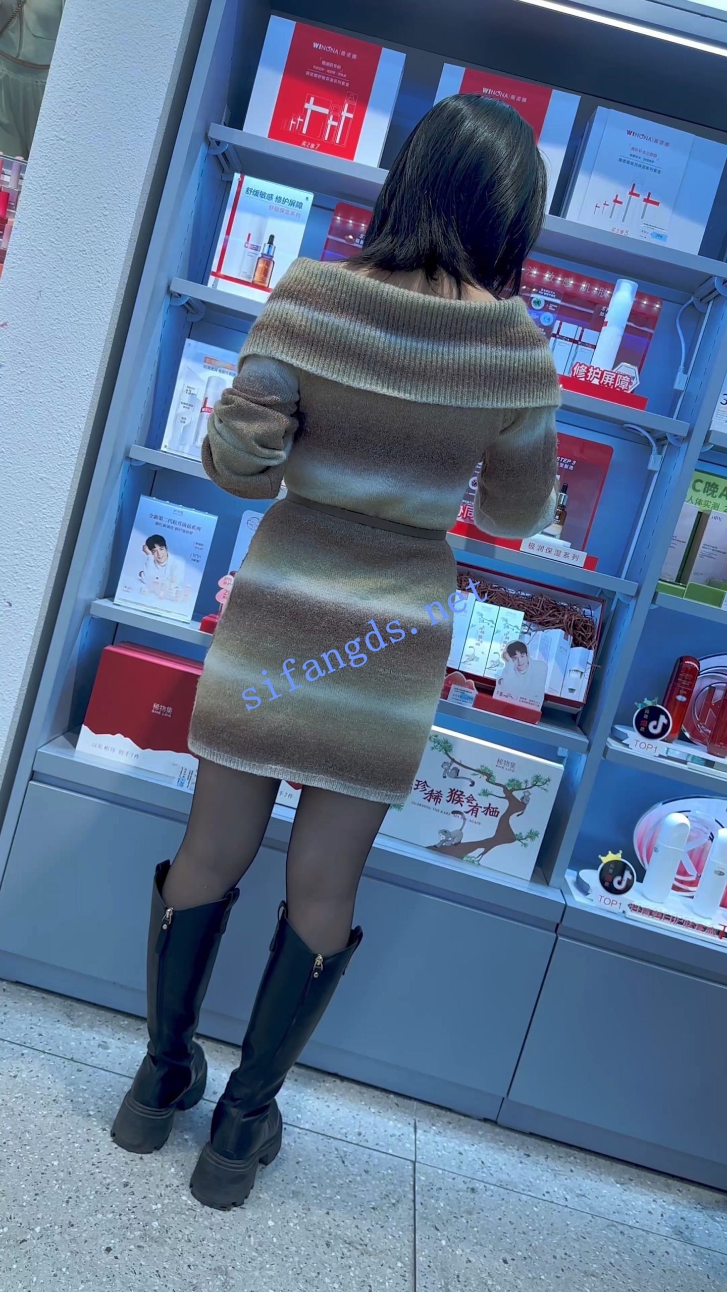 图片[8]深夜宿舍-仓鼠控的第二选择【无在线播放】【KFC】包臀裙靓女和闺蜜逛街·黑色丝袜白色内内前后CD【1V】【223M】深夜宿舍-仓鼠控的第二选择