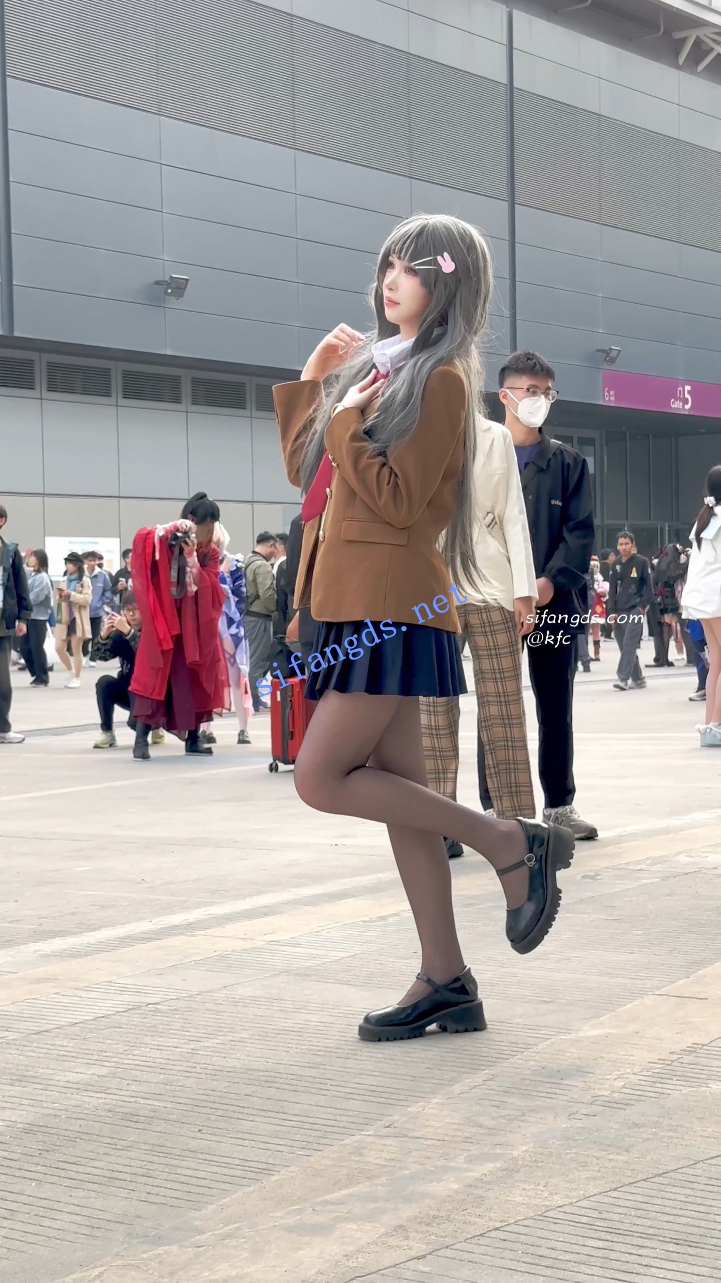 图片[3]深夜宿舍-仓鼠控的第二选择【无在线播放】【KFC】超可爱萝莉麻衣学姐·黑丝白透内·男友拍脸我拍裙底【1V】【0.98G】深夜宿舍-仓鼠控的第二选择