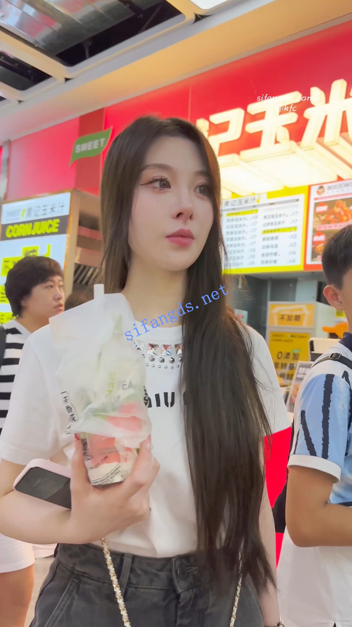 图片[8]深夜宿舍-仓鼠控的第二选择【无在线播放】【KFC】短裙美女和闺蜜买奶茶·精装气质型·大哥一直偷看美女【1V】【774M】深夜宿舍-仓鼠控的第二选择