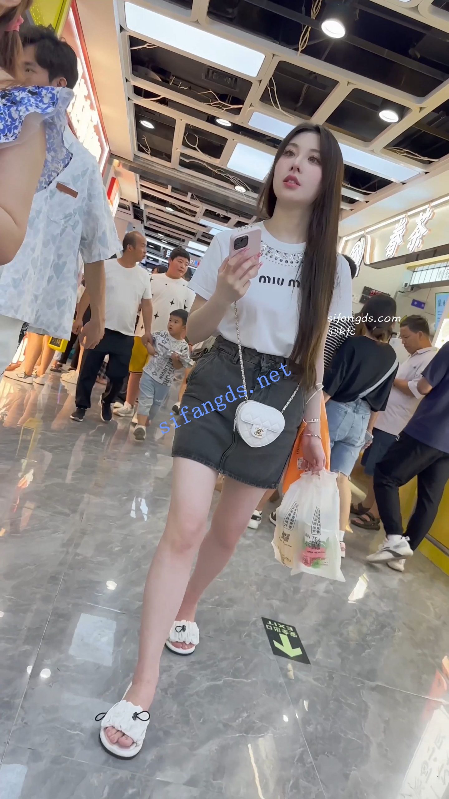 图片[14]深夜宿舍-仓鼠控的第二选择【无在线播放】【KFC】短裙美女和闺蜜买奶茶·精装气质型·大哥一直偷看美女【1V】【774M】深夜宿舍-仓鼠控的第二选择