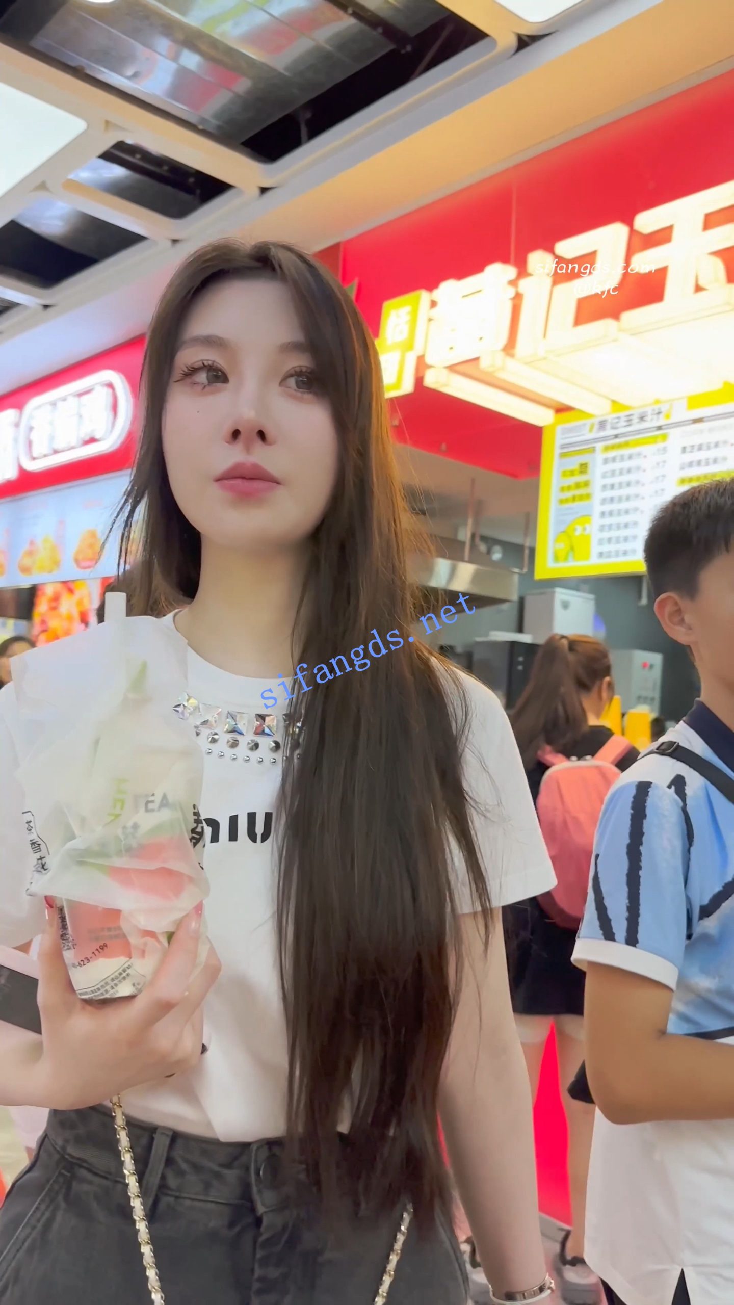 图片[17]深夜宿舍-仓鼠控的第二选择【无在线播放】【KFC】短裙美女和闺蜜买奶茶·精装气质型·大哥一直偷看美女【1V】【774M】深夜宿舍-仓鼠控的第二选择