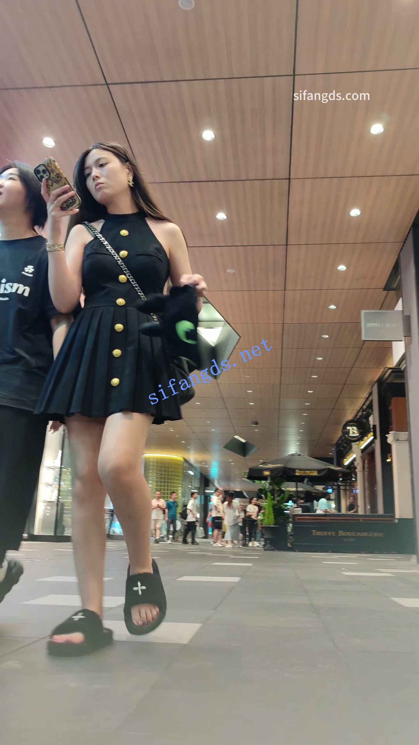 图片[5]深夜宿舍-仓鼠控的第二选择【无在线播放】【CSCD】黑色连衣裙美女和朋友逛街买蛋糕，黑色窄内【1V】【908M】深夜宿舍-仓鼠控的第二选择