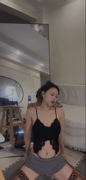 图片[16]深夜宿舍-仓鼠控的第二选择【无在线播放】【快手福利】风骚御姐【蒋大爷重庆一支花】骚舞顶胯【10V】【1.13G】深夜宿舍-仓鼠控的第二选择