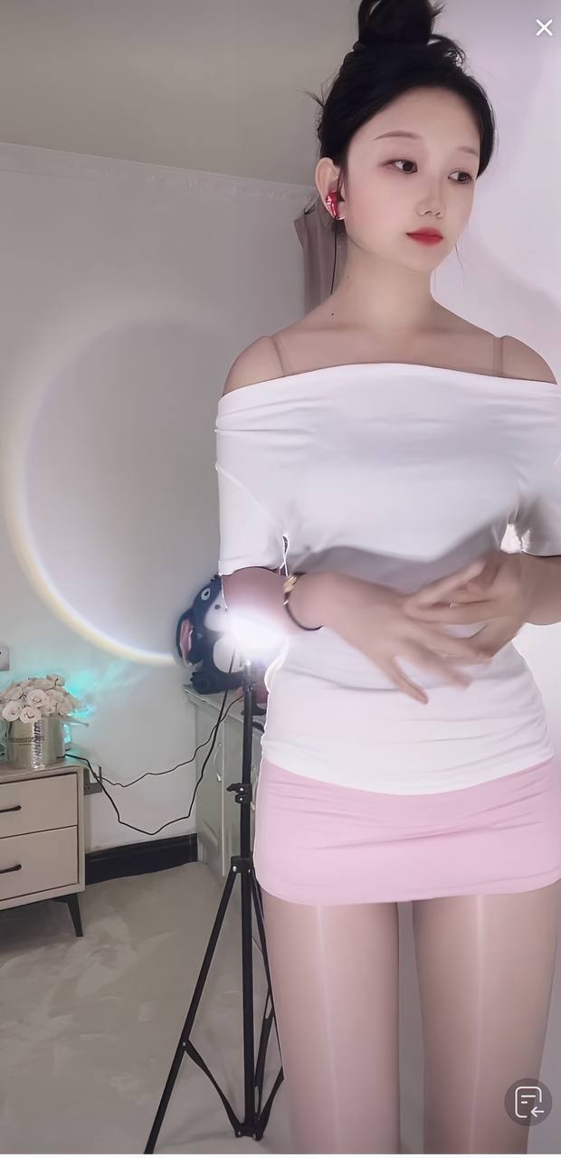 图片[3]深夜宿舍-仓鼠控的第二选择【在线播放】抖音 小熊 清纯翘臀妹子 裸舞 顶胯顶臀 插B自慰等【13V】【489M】深夜宿舍-仓鼠控的第二选择