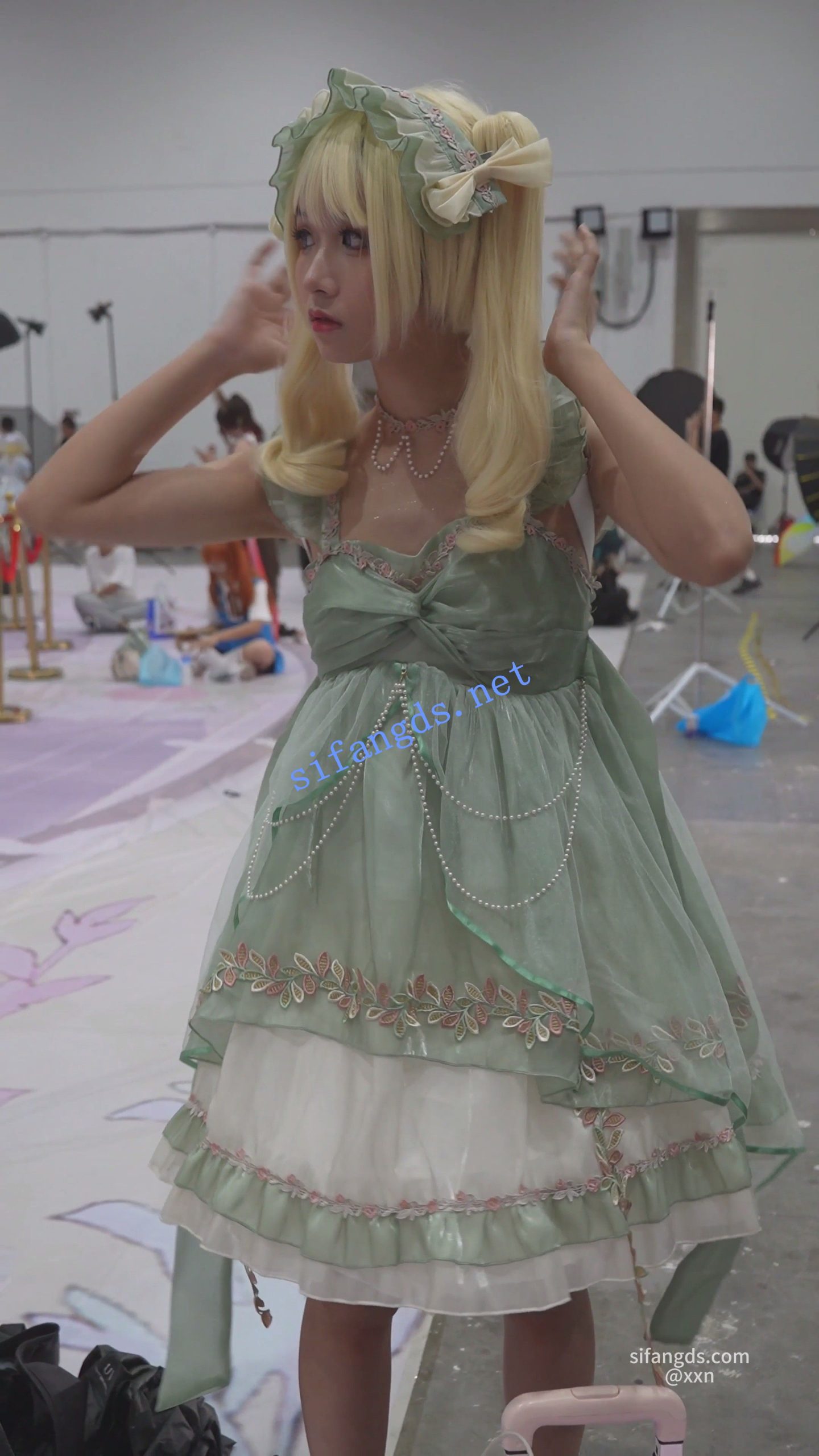 图片[6]深夜宿舍-仓鼠控的第二选择【无在线播放】【xxn-326】双马尾蕾丝裙美女..穿裙撑无打底..浅黄内前后CD【1V】【604M】深夜宿舍-仓鼠控的第二选择