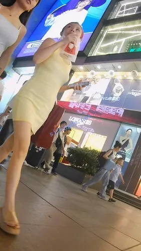 图片[3]深夜宿舍-仓鼠控的第二选择【无在线播放】『D·D』-216-娇小身材整容脸少妇，翘臀嫩黄包臀，白窄内【1V】【3.62G】深夜宿舍-仓鼠控的第二选择