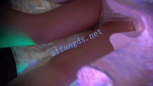 【无在线播放】（空城原创）花花长裙白袜小姐姐，淡黄N夹翅膀包裹圆臀【1V】【360M】深夜宿舍-仓鼠控的第二选择