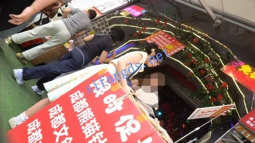 图片[3]深夜宿舍-仓鼠控的第二选择【无在线播放】（空城原创）花花长裙白袜小姐姐，淡黄N夹翅膀包裹圆臀【1V】【360M】深夜宿舍-仓鼠控的第二选择