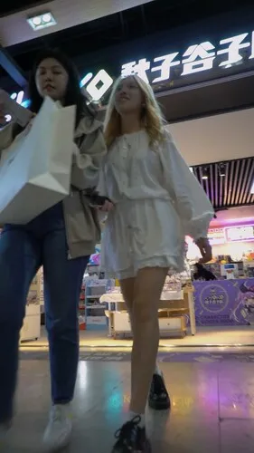 图片[1]深夜宿舍-仓鼠控的第二选择【无在线播放】【WaltzCD】华尔兹2023系列之24气质小美女 无痕薄内 13痕尽显【1V】【720M】深夜宿舍-仓鼠控的第二选择