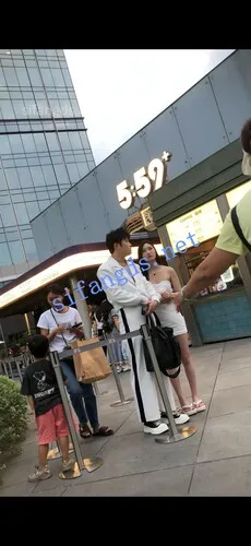 图片[3]深夜宿舍-仓鼠控的第二选择【无在线播放】⭐【mccd】⭐ 42 同行一起抄底！极品白色包臀裙白窄内美女【1V】【781.69M】深夜宿舍-仓鼠控的第二选择