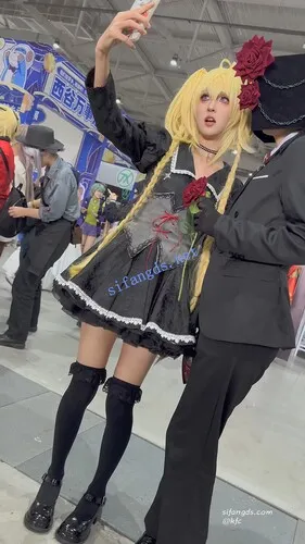 图片[2]深夜宿舍-仓鼠控的第二选择【无在线播放】【KFC】双马尾学生妹COSER独自逛街拍照·白色半透内内前后CD【1V】【242M】深夜宿舍-仓鼠控的第二选择