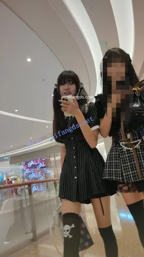 图片[5]深夜宿舍-仓鼠控的第二选择【无在线播放】【CSCD】黑色裤裙双马尾黑丝小美女逛街吃饭，白色内内【1V】【435M】深夜宿舍-仓鼠控的第二选择