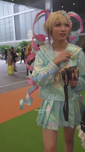 图片[2]深夜宿舍-仓鼠控的第二选择【无在线播放】【xxn-332】百褶裙cos美女坐下走光..弯腰拍照小熊内裤贴镜头【1V】【709M】深夜宿舍-仓鼠控的第二选择