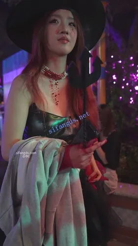 图片[3]深夜宿舍-仓鼠控的第二选择【无在线播放】(BC-AA-592)蕾丝裙女巫小姐姐拍照..全程开灯CD窄内勒出13痕迹【1V】【346M】深夜宿舍-仓鼠控的第二选择