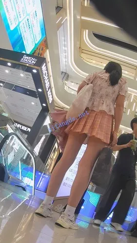 图片[1]深夜宿舍-仓鼠控的第二选择【无在线播放】『D·D』-218-粉色超短百褶裙，少妇，浅蓝内【1V】【475M】深夜宿舍-仓鼠控的第二选择