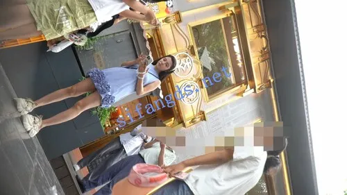 图片[3]深夜宿舍-仓鼠控的第二选择【无在线播放】（空城原创）超短蛋糕裙小少妇逛街，性感黑N包裹肉臀【1V】【205M】深夜宿舍-仓鼠控的第二选择