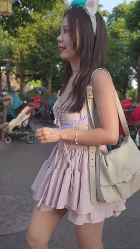 图片[2]深夜宿舍-仓鼠控的第二选择【无在线播放】(BC-AA-595)细骚丁小姐姐逛街被CD..半蹲坐镜头..阴唇侧露好黑【1V】【826M】深夜宿舍-仓鼠控的第二选择